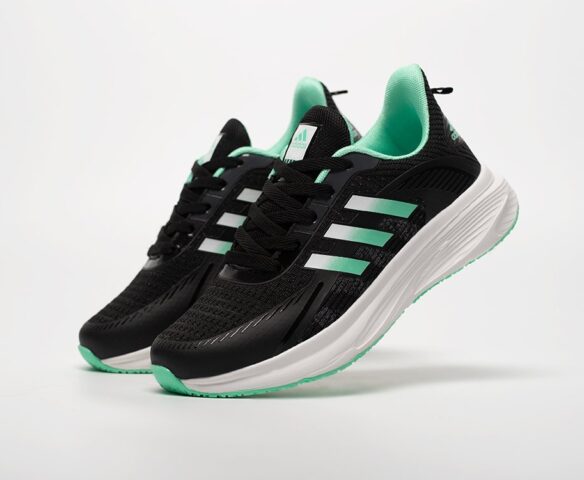 Adidas черные wmn