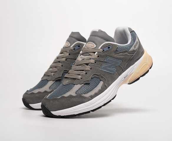 New Balance 2002R W6
