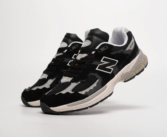 New Balance 2002R W8