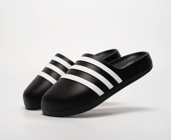 Сланцы Adidas черные